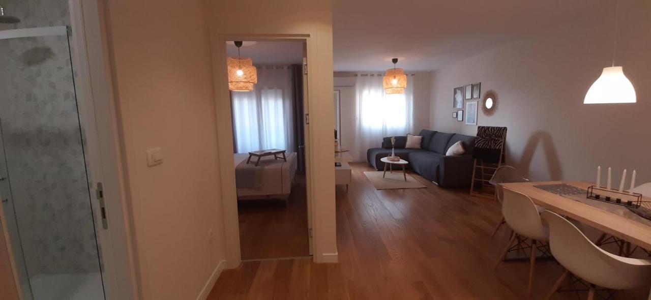 Lux Apartment Portovista บาร์ ภายนอก รูปภาพ